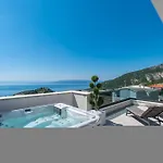 Hillson Villa *
