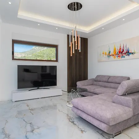 Hillson * Makarska